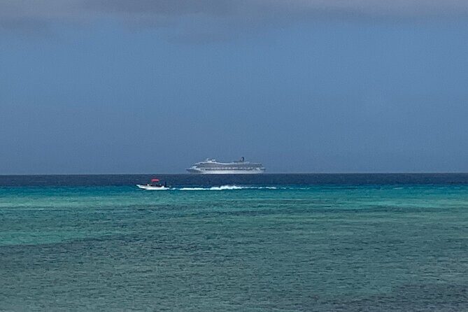 Fun day at Private Beach Bar&Grill/Grand Turk - Guided Kayak Tour: Paddling as a Group, Not a Guess