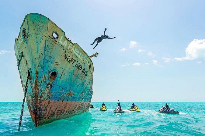 Ghost Freighter Seafari ( abandoned shipwreck) - Guides Make or Break the Day (Gene, Eel, and CJ)