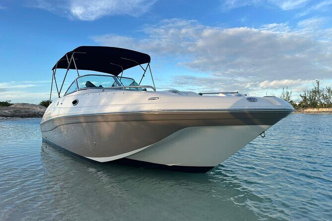 Private Half Day Charter Tour in Turks and Caicos - La Famille Express shipwreck: the snorkeling-and-sightseeing anchor