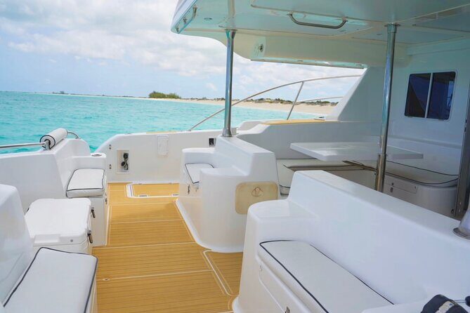 Turks and Caicos Full-Day Luxury Private Yacht Charter - The open bar: unlimited drinks, cold and steady